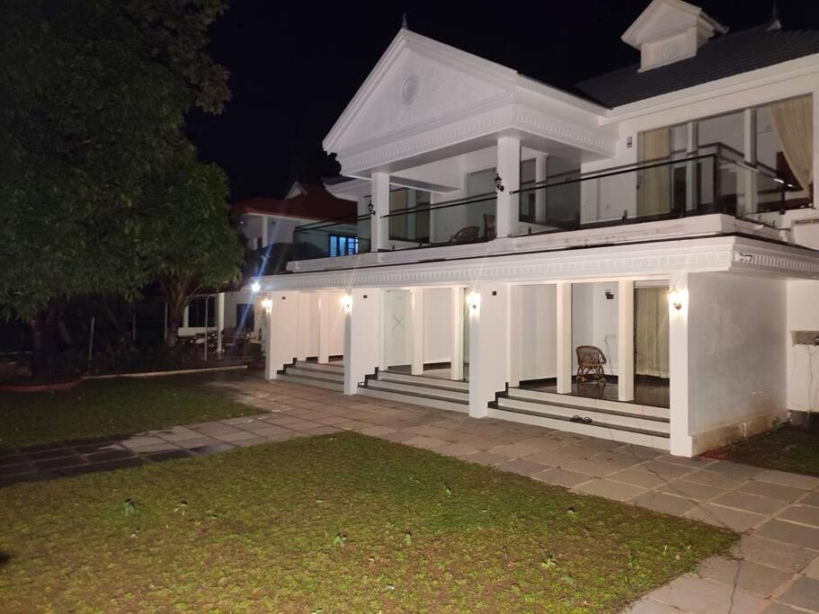 North Paravur Riveria Portico - River Side 6 Bedroom Private Pool Bungalow מראה חיצוני תמונה