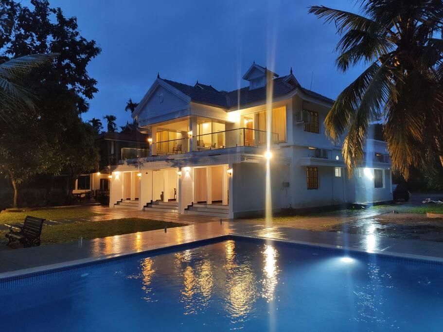 North Paravur Riveria Portico - River Side 6 Bedroom Private Pool Bungalow מראה חיצוני תמונה